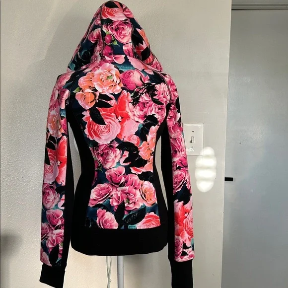 Lululemon Secret Garden Vintage Pink Floral Scuba Zip Hoodie Jacket Size 6 - Picture 11 of 14
